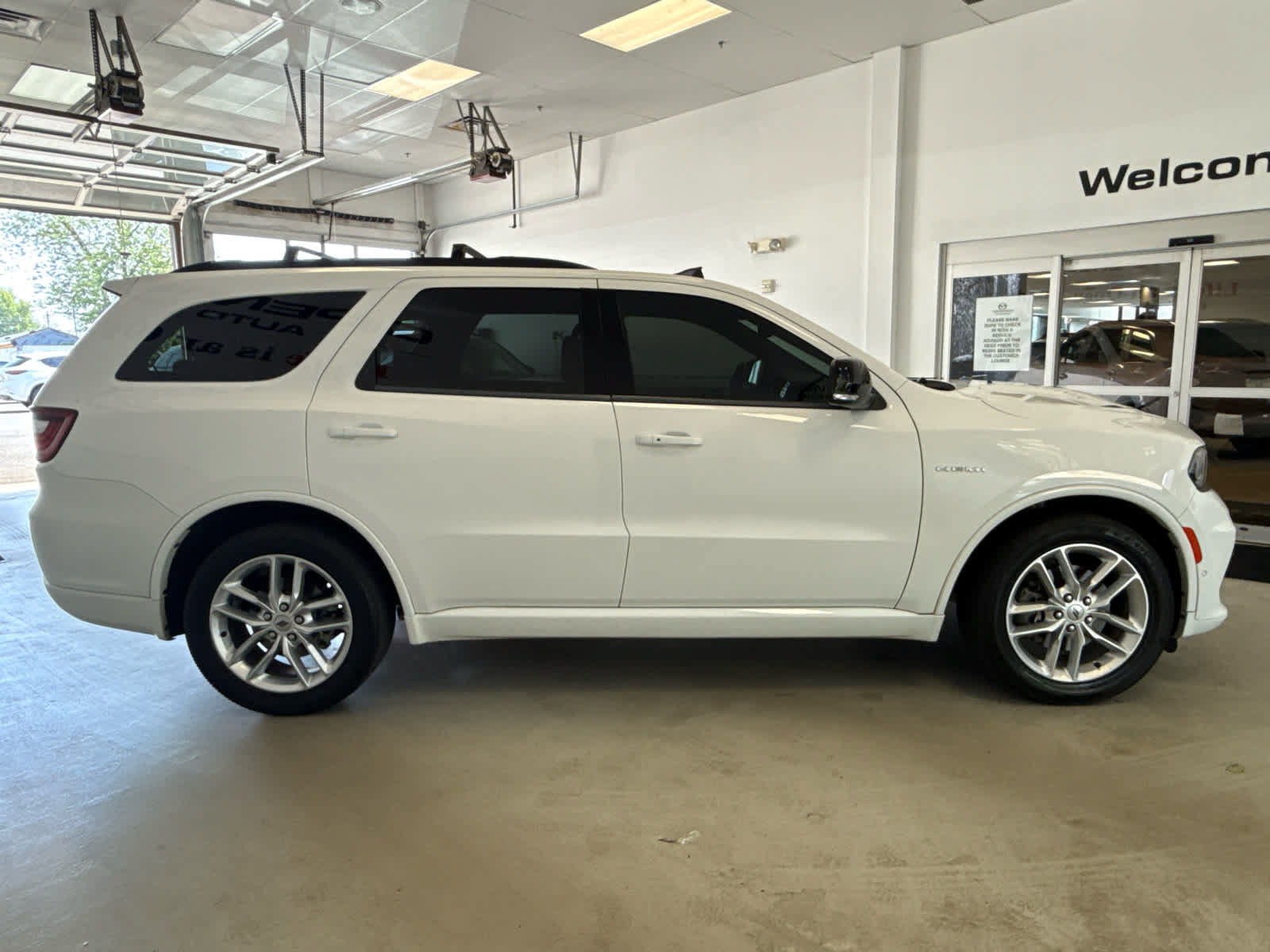 Used 2023 Dodge Durango R/T AWD/4WD image 8