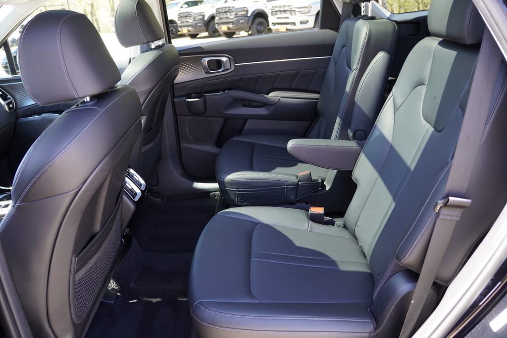 Certified 2023 Kia Sorento SX AWD/4WD image 17