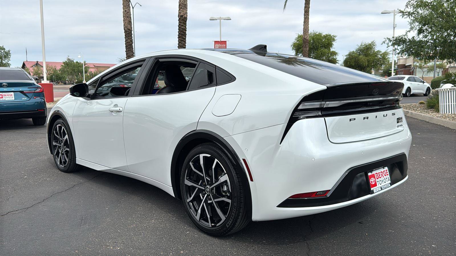 Used 2025 Toyota Prius Plug-In Hybrid w/ Limited Premium Package image 5