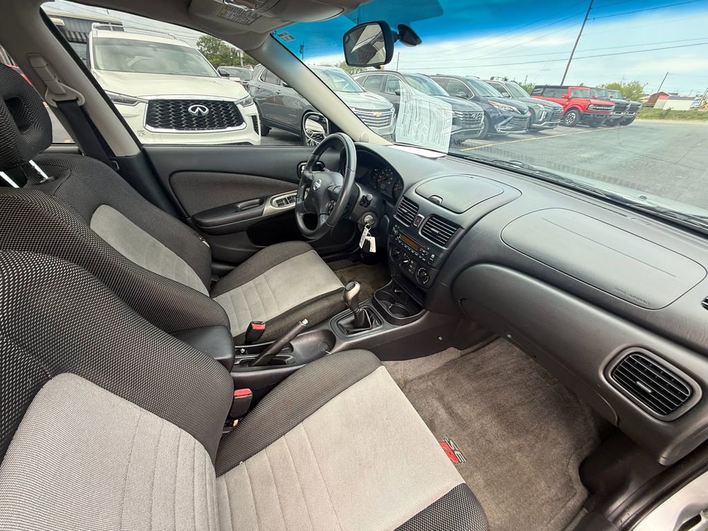 Used 2004 Nissan Sentra SE-R Spec V w/ Sunroof Pkg FWD image 23