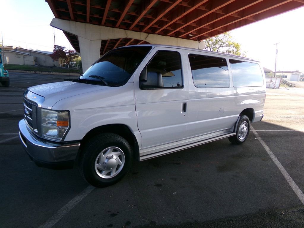 Used 2014 Ford E-350 and Econoline 350 XLT image 2