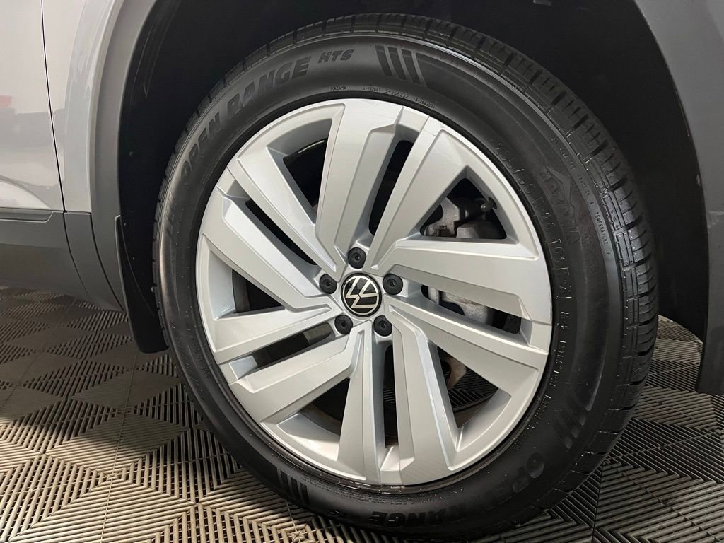Used 2023 Volkswagen Atlas Cross Sport SE AWD/4WD image 3