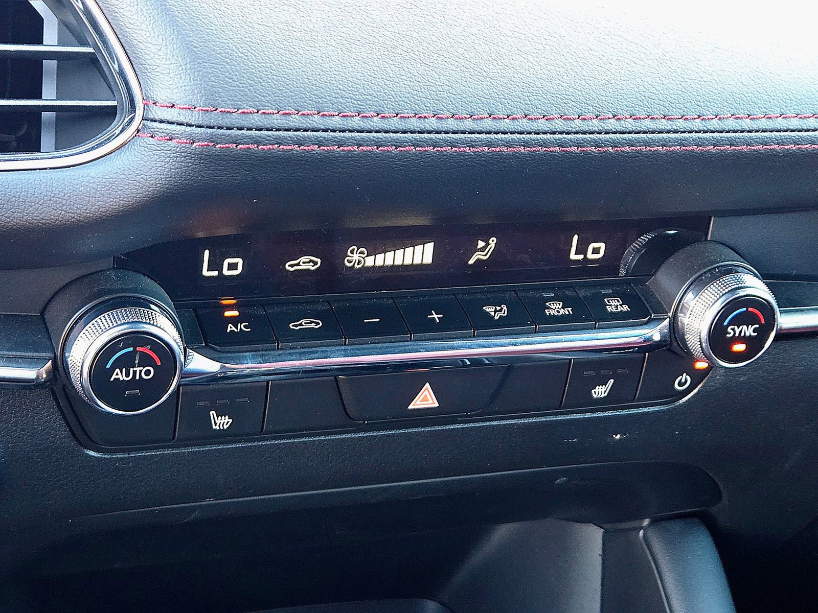 Certified 2025 MAZDA MAZDA3 Carbon image 18