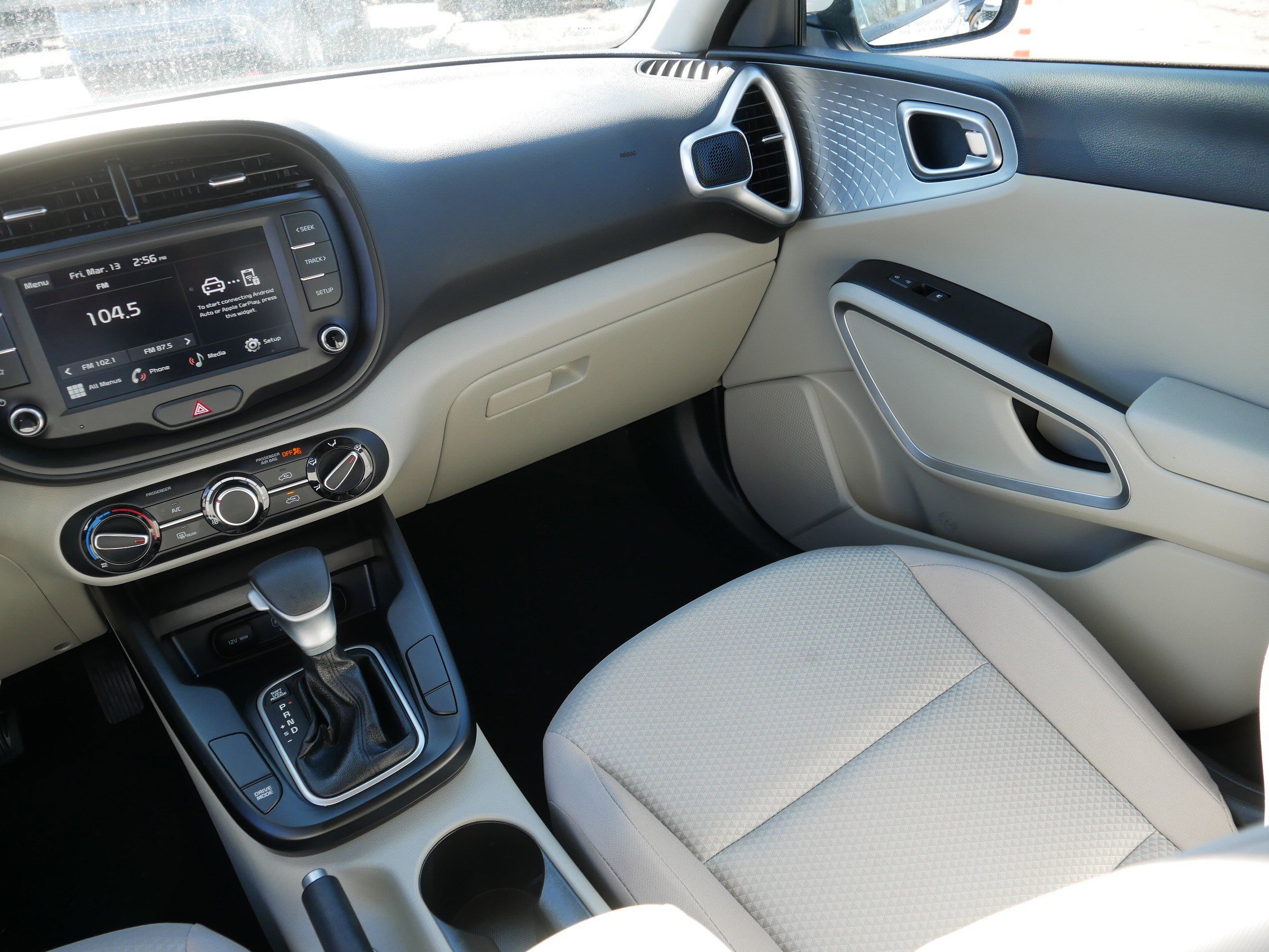 Certified 2025 Kia Soul S image 11