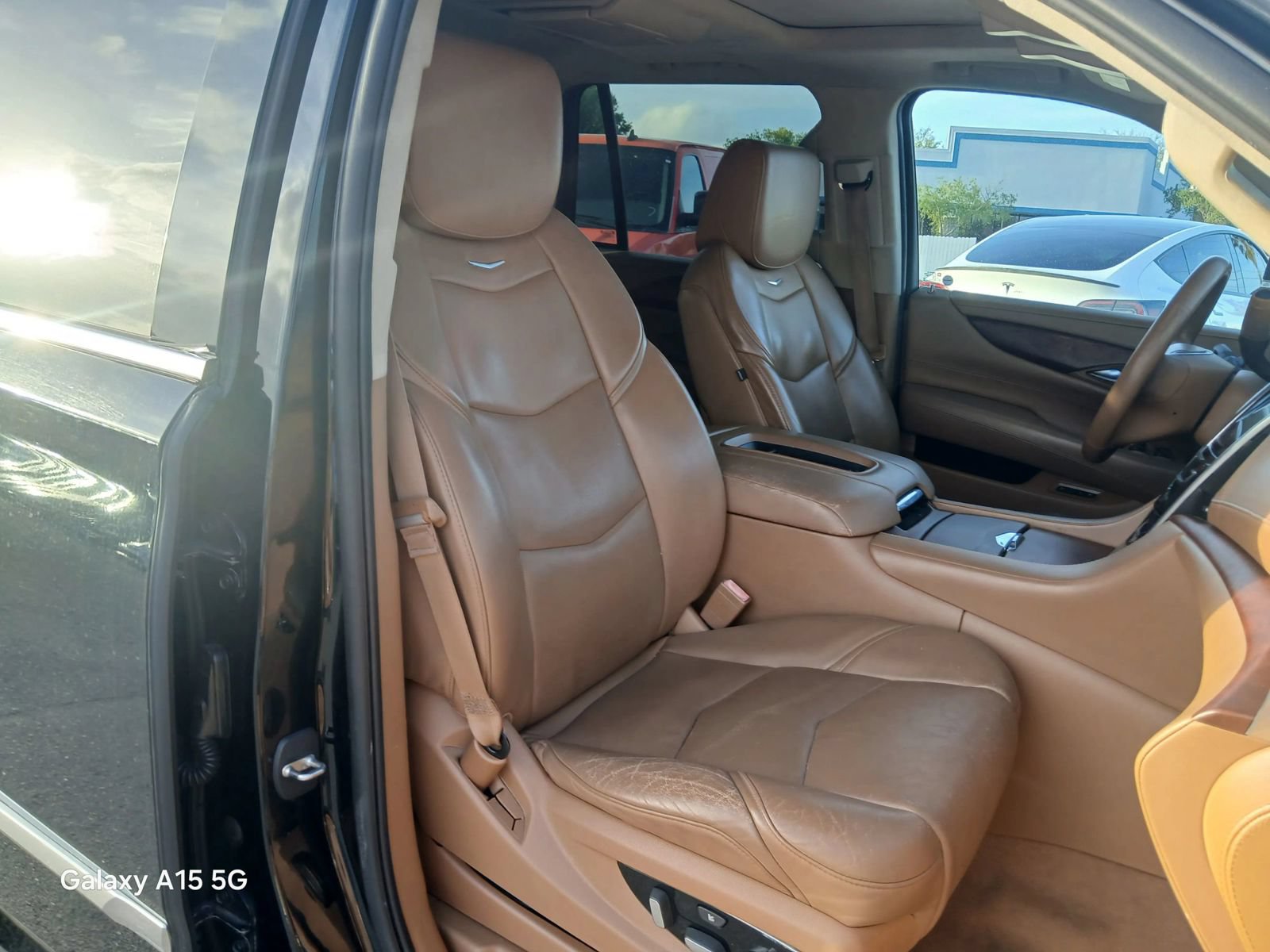 Used 2016 Cadillac Escalade Platinum RWD image 19