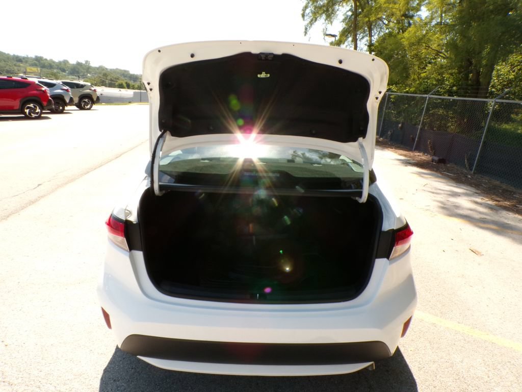Used 2021 Toyota Corolla LE FWD image 19
