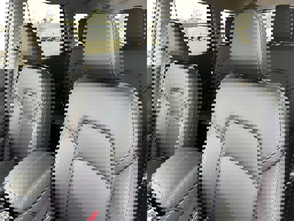 New 2026 Nissan Pathfinder SL image 13