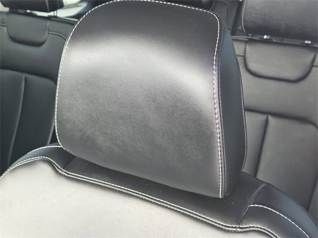 Used 2023 Jeep Grand Cherokee L Limited image 14