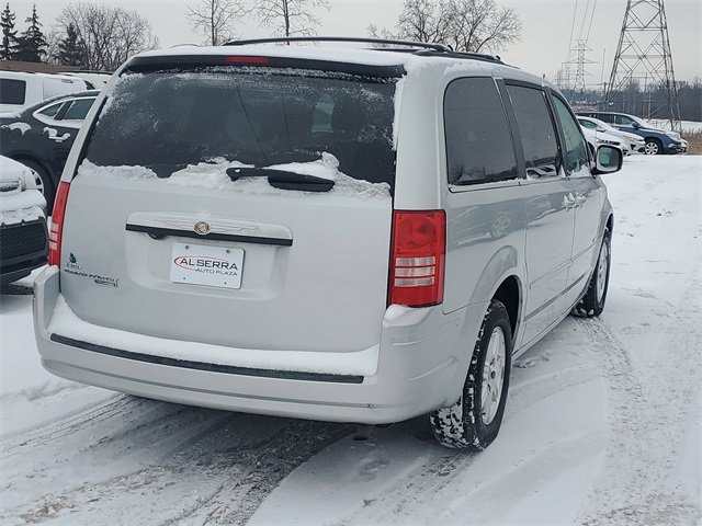 Used 2008 Chrysler Town & Country Touring image 4