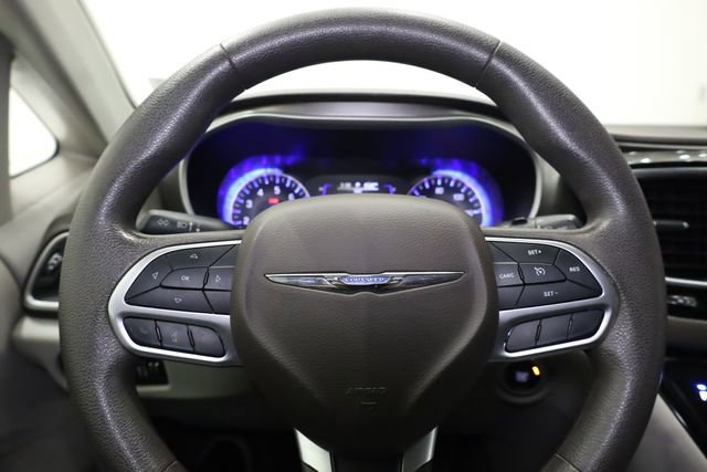 Used 2018 Chrysler Pacifica Touring Plus image 18