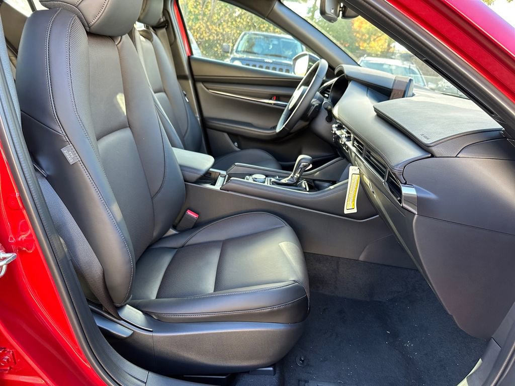 New 2026 MAZDA MAZDA3 Hatchback w/Premium Plus Pkg image 21
