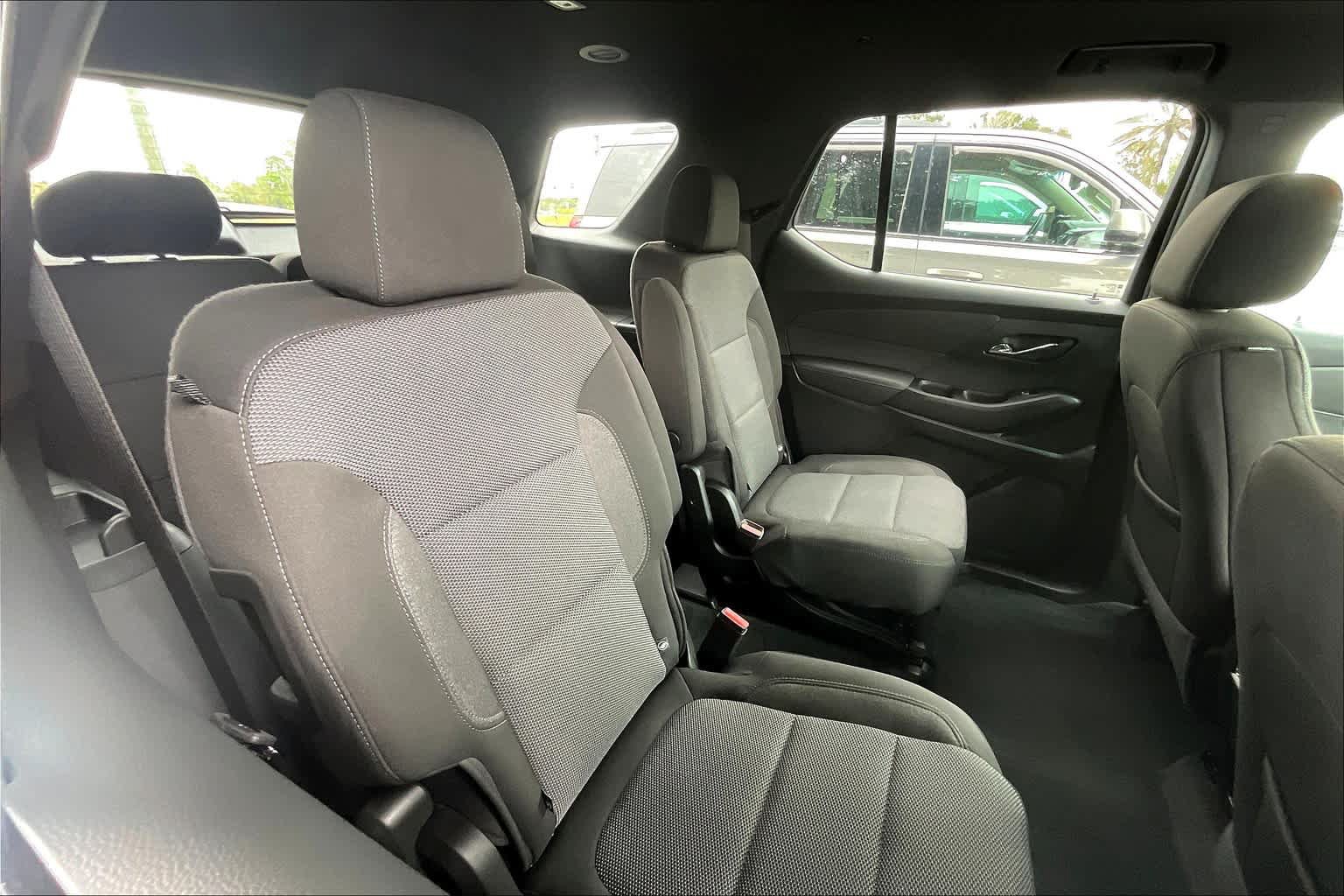 Used 2023 Chevrolet Traverse LT FWD image 26