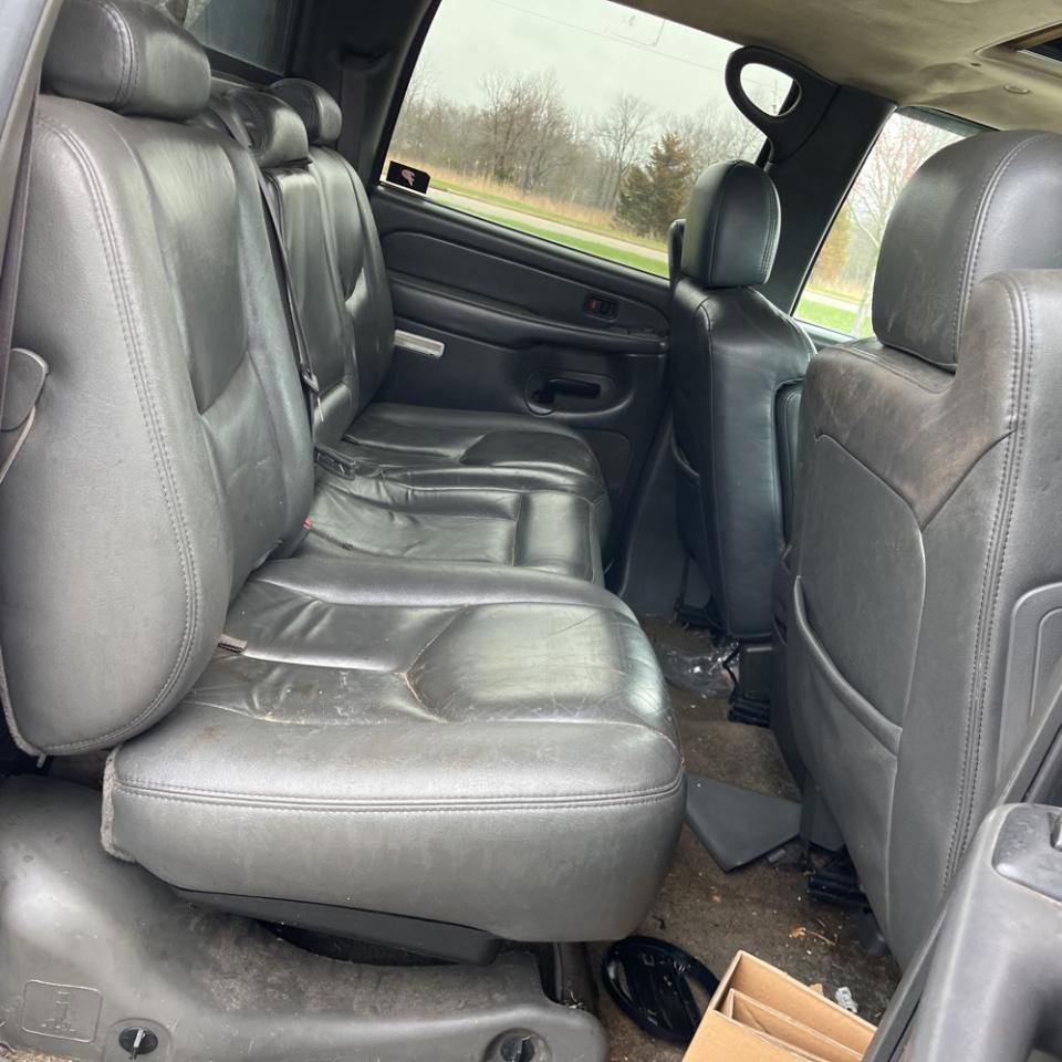 Used 2003 Chevrolet Avalanche 4x4 w/ Suspension Package, Off-Road image 20