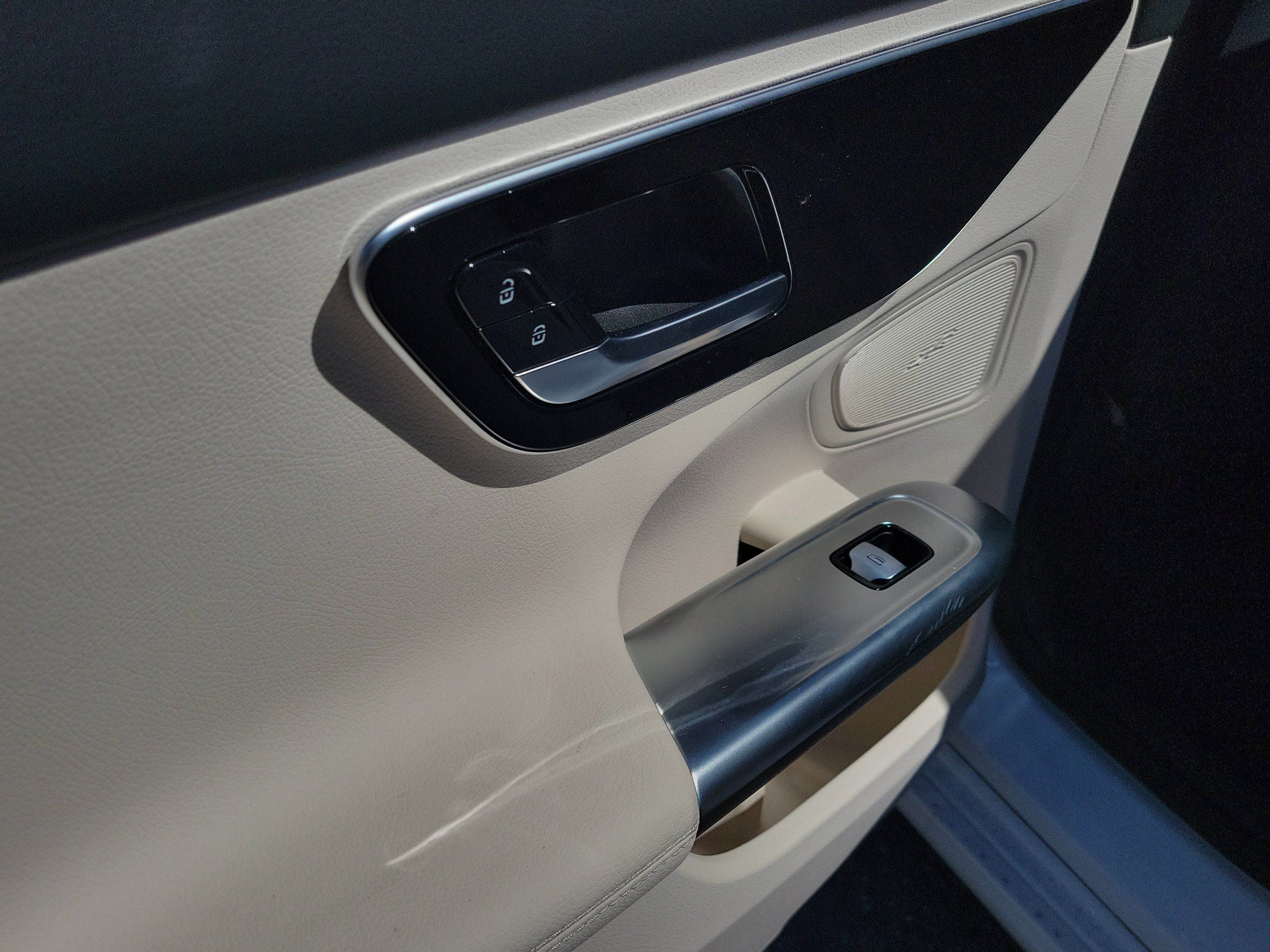 Used 2024 Mercedes-Benz C 300 Sedan image 8