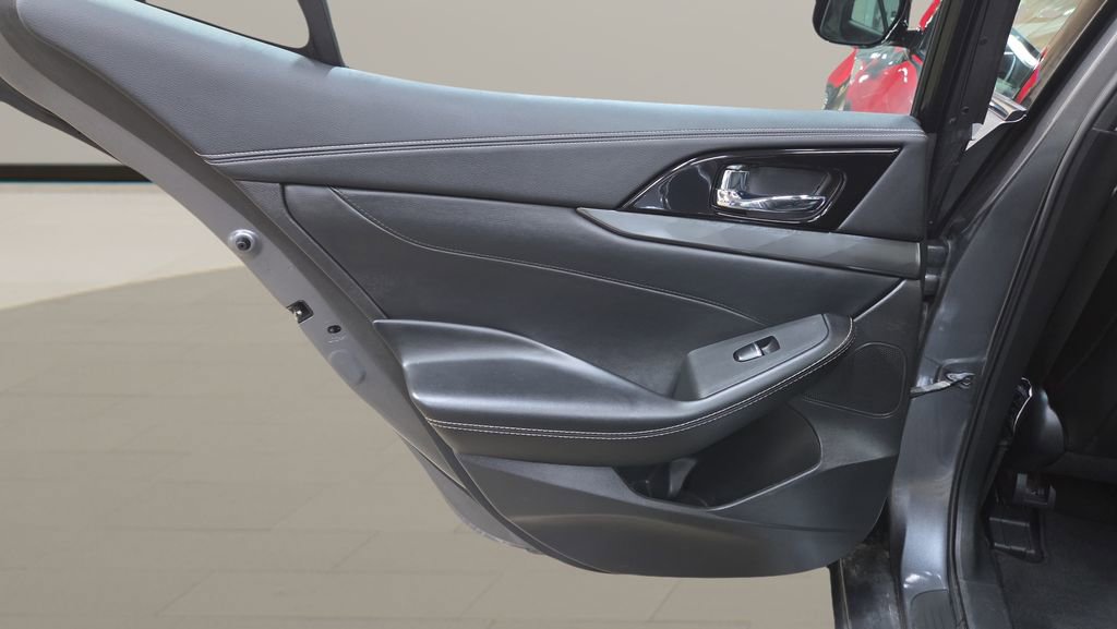 Used 2023 Nissan Maxima SL FWD image 19