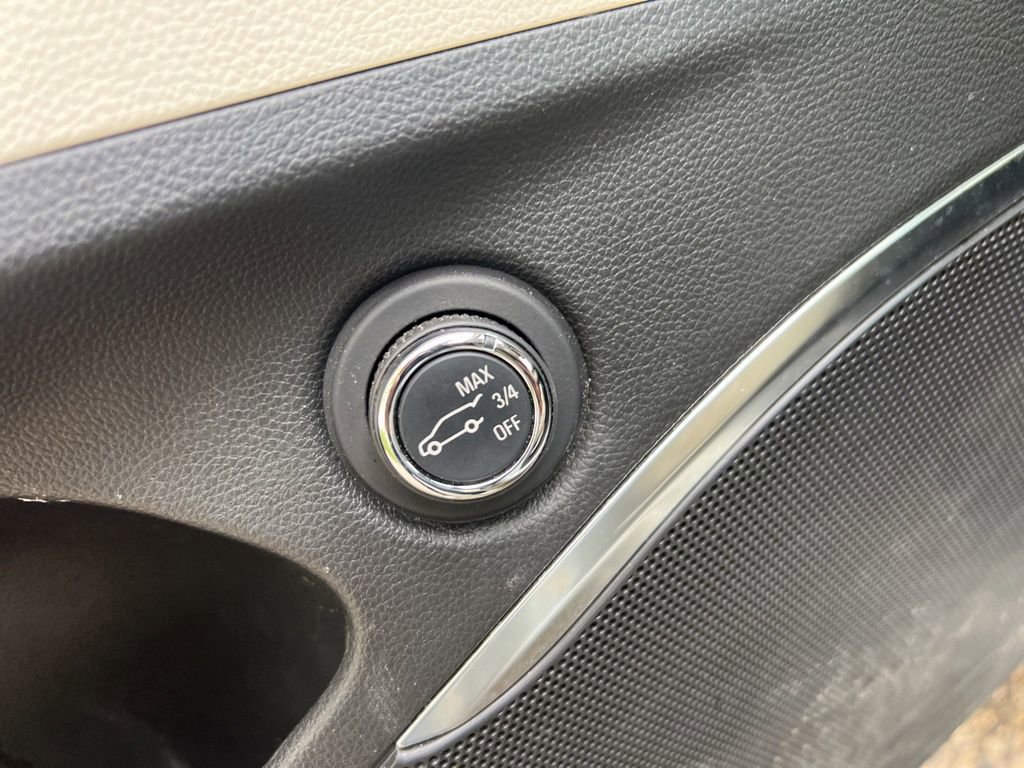Used 2023 Buick Enclave Essence AWD/4WD image 15