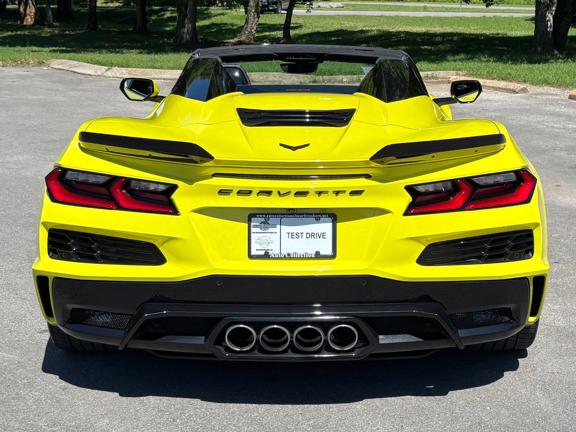 Used 2024 Chevrolet Corvette Z06 RWD image 16