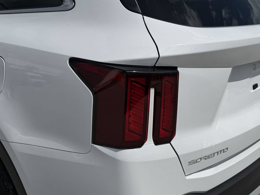 New 2026 Kia Sorento LX FWD image 8