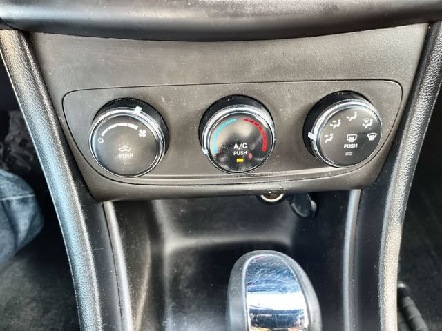 Used 2014 Dodge Avenger SE w/ Blacktop Package FWD image 17