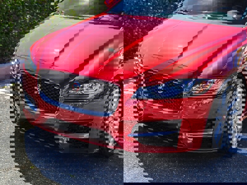 Used 2017 Jaguar XF R-Sport image 13