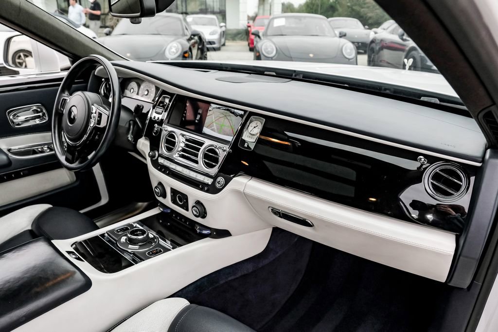 Used 2019 Rolls-Royce Ghost image 10
