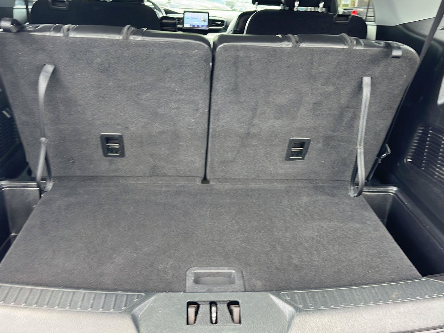 Used 2021 Ford Explorer XLT w/ Equipment Group 202A AWD/4WD image 25