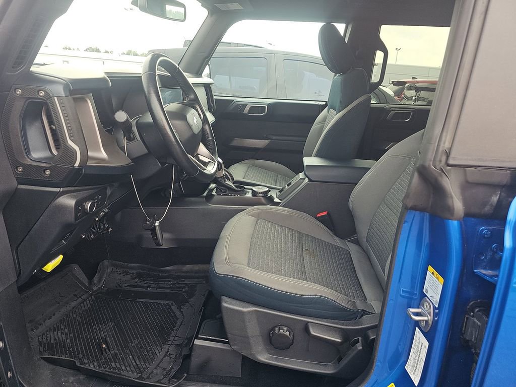 Used 2021 Ford Bronco Outer Banks image 3