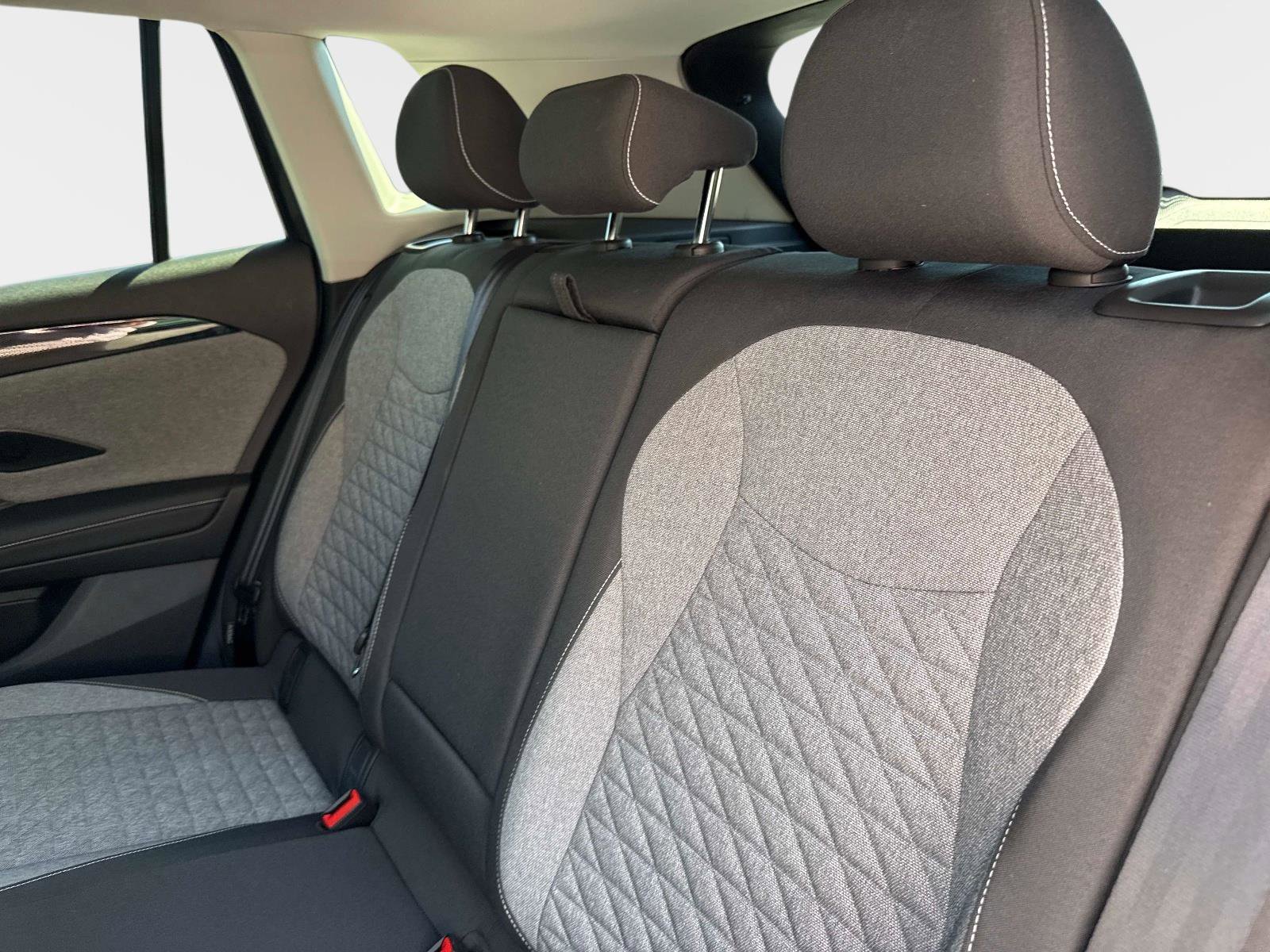 Certified 2025 Volkswagen Tiguan S FWD image 14