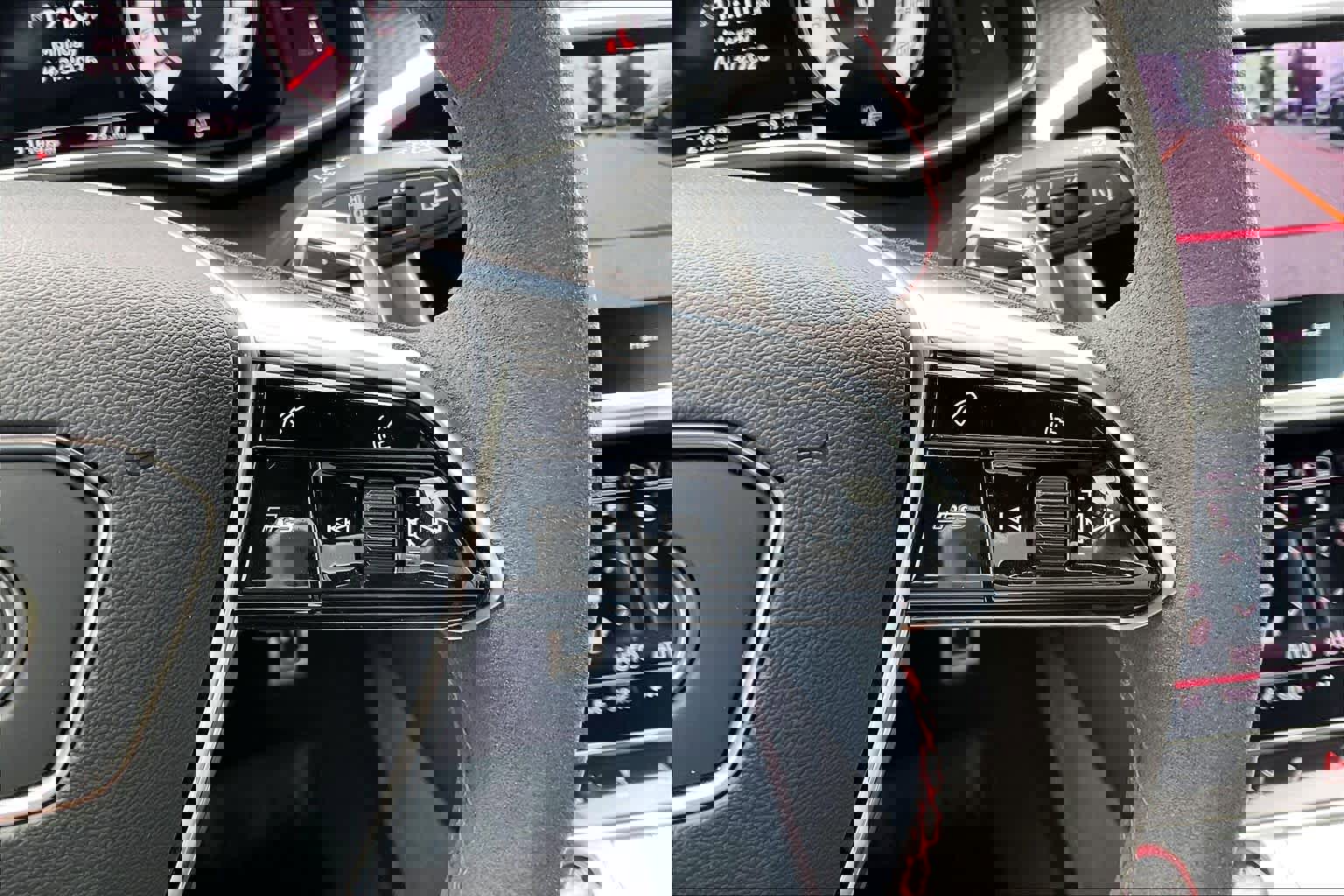 Used 2024 Audi RS 6 performance image 25