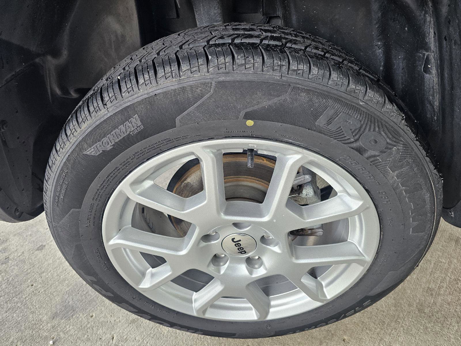 Used 2023 Jeep Renegade Latitude image 11