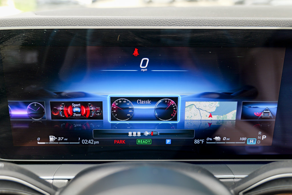 Used 2025 Mercedes-Benz GLE 450e 4MATIC image 48