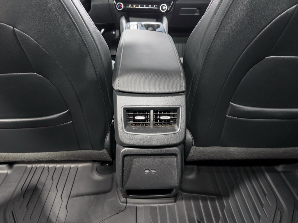 Used 2024 Chevrolet Equinox EV LT w/ LPO, Active Package FWD image 20