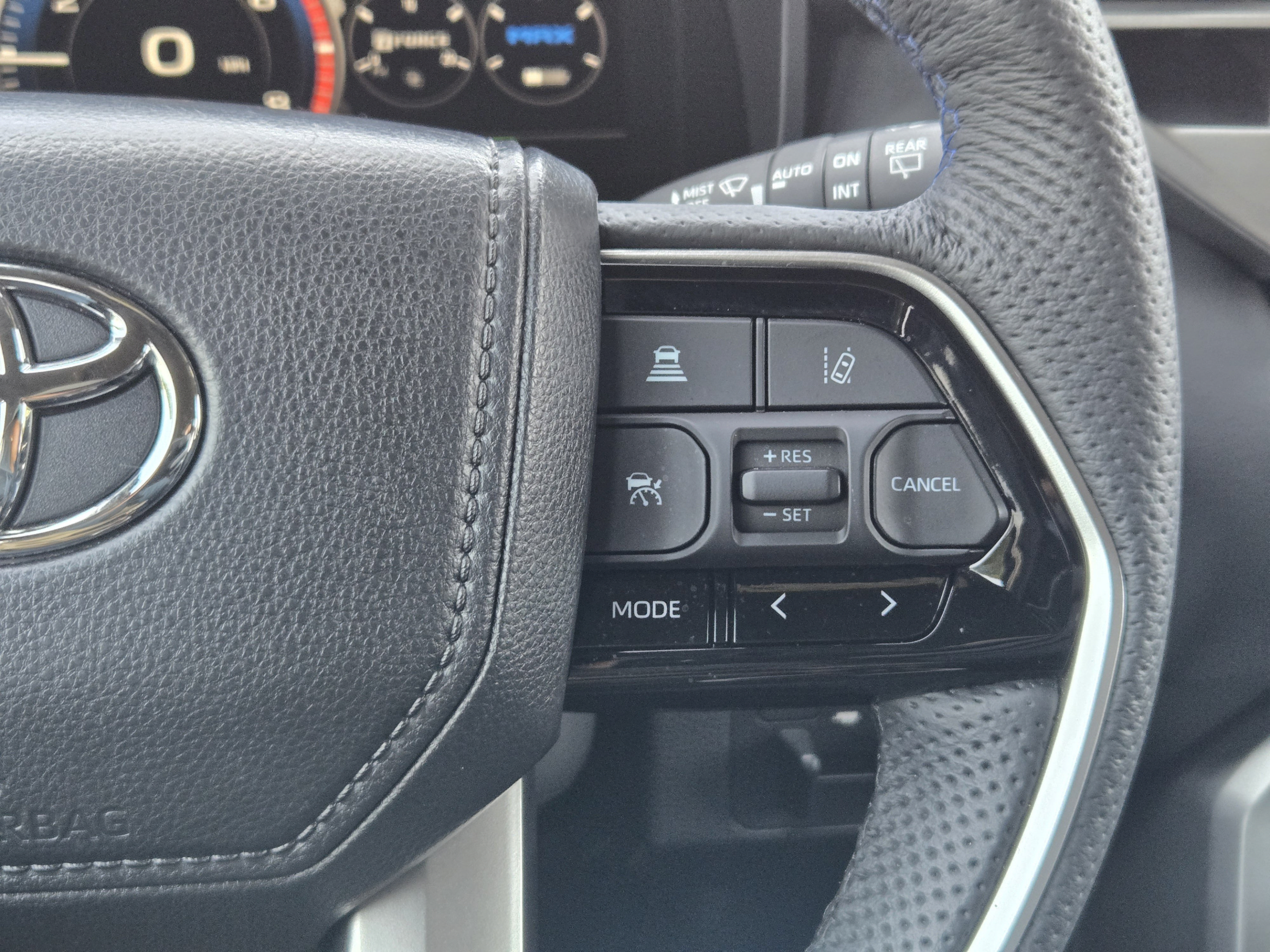 Used 2025 Toyota Sequoia Platinum AWD/4WD image 26