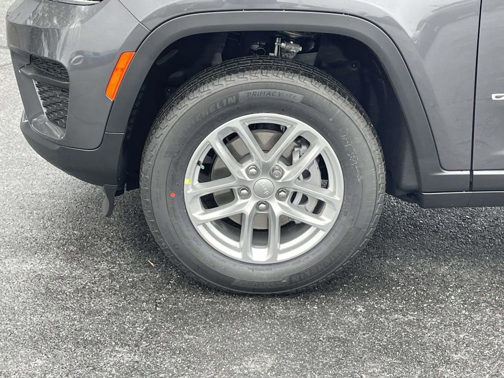 New 2025 Jeep Grand Cherokee Laredo X w/ Luxury Tech Group I image 10