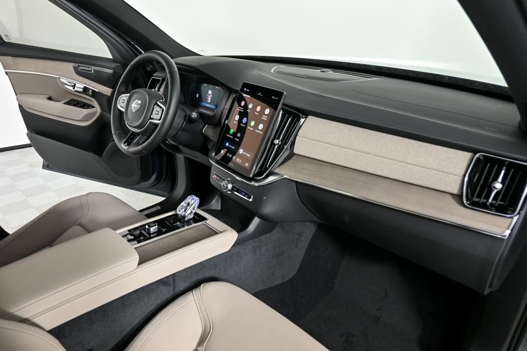 New 2026 Volvo XC90 B6 Plus w/ Protection Package Premier image 25
