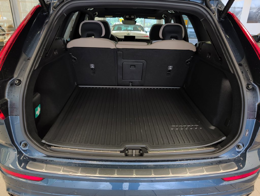 New 2026 Volvo XC60 B5 Plus w/ Protection Package Premier AWD/4WD image 29