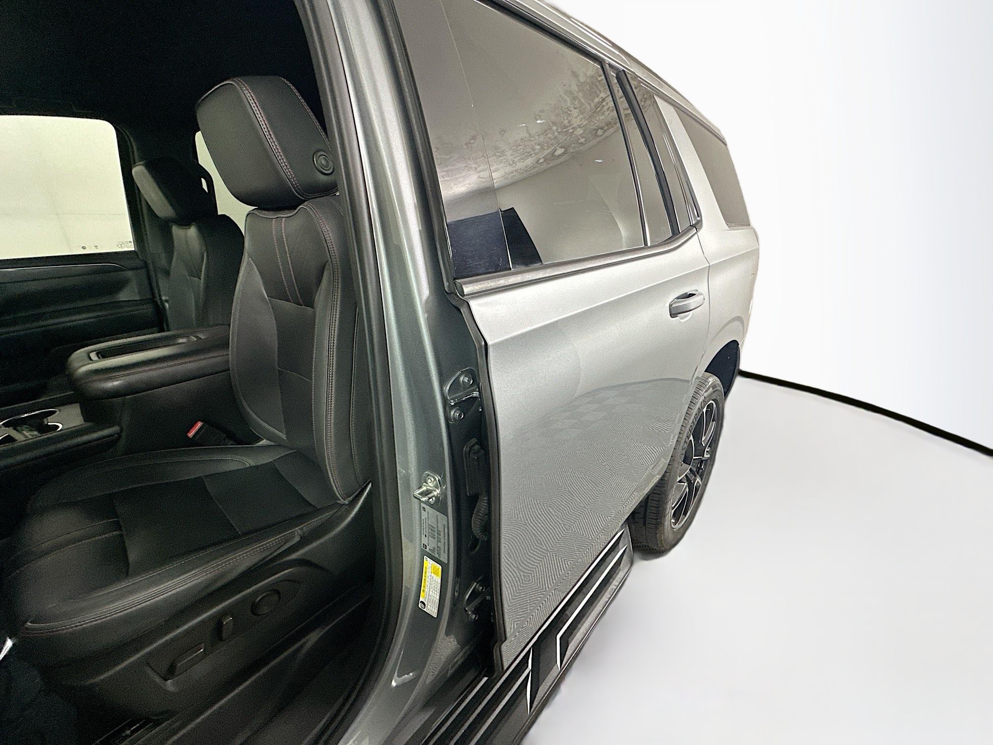 Used 2023 Chevrolet Tahoe RST w/ Luxury Package RWD image 12