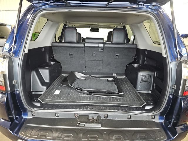 Used 2020 Toyota 4Runner TRD Off-Road Premium w/ Moonroof Package AWD/4WD image 30
