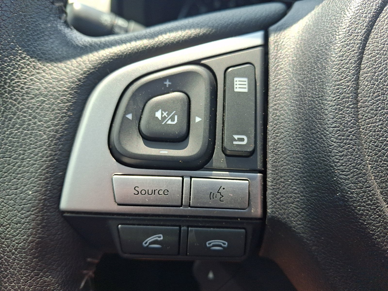 Used 2017 Subaru Forester 2.5i Touring AWD/4WD image 22