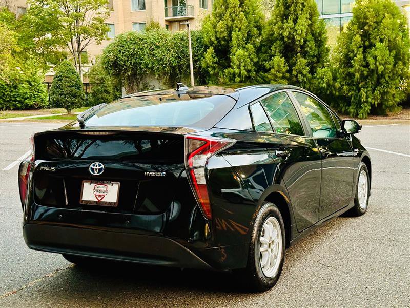 Used 2018 Toyota Prius Two image 8