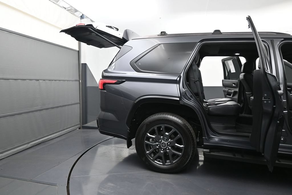 Used 2023 Toyota Sequoia Platinum AWD/4WD image 10