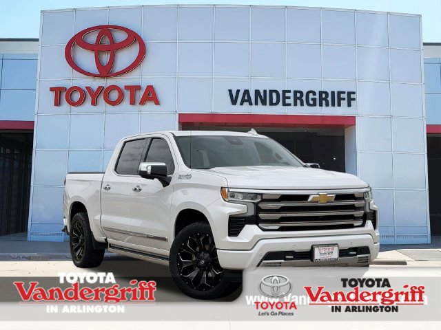Used 2022 Chevrolet Silverado 1500 High Country w/ High Country Premium Package AWD/4WD image 1