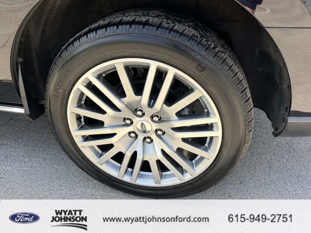 Used 2023 Ford Expedition Limited image 11