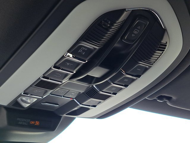 Used 2025 Porsche Macan image 37