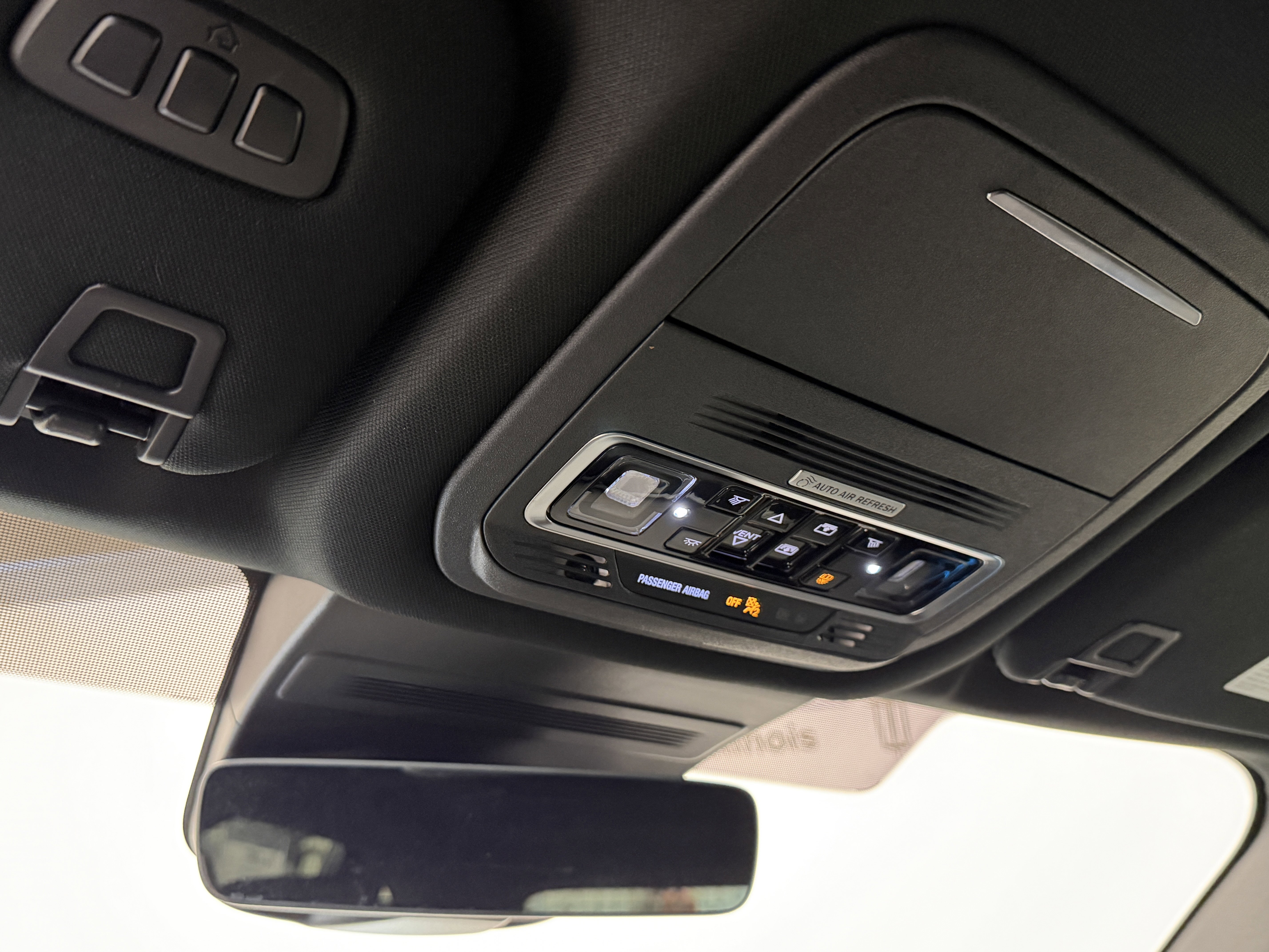 Used 2025 Lincoln Nautilus Premier w/ Equipment Group 102A image 6