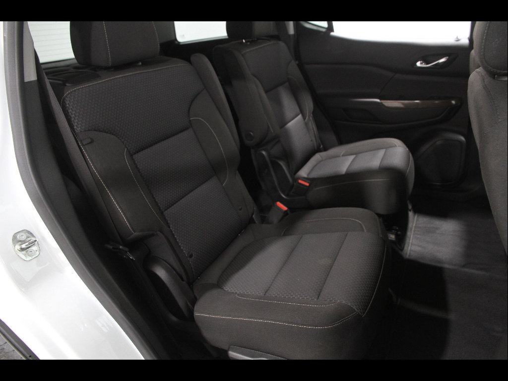 Used 2023 GMC Acadia SLE FWD image 17