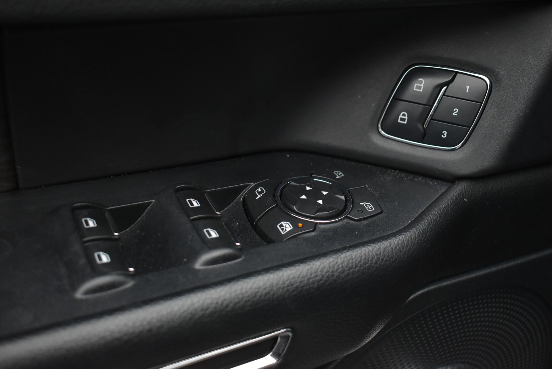 Used 2018 Ford Expedition Limited image 11