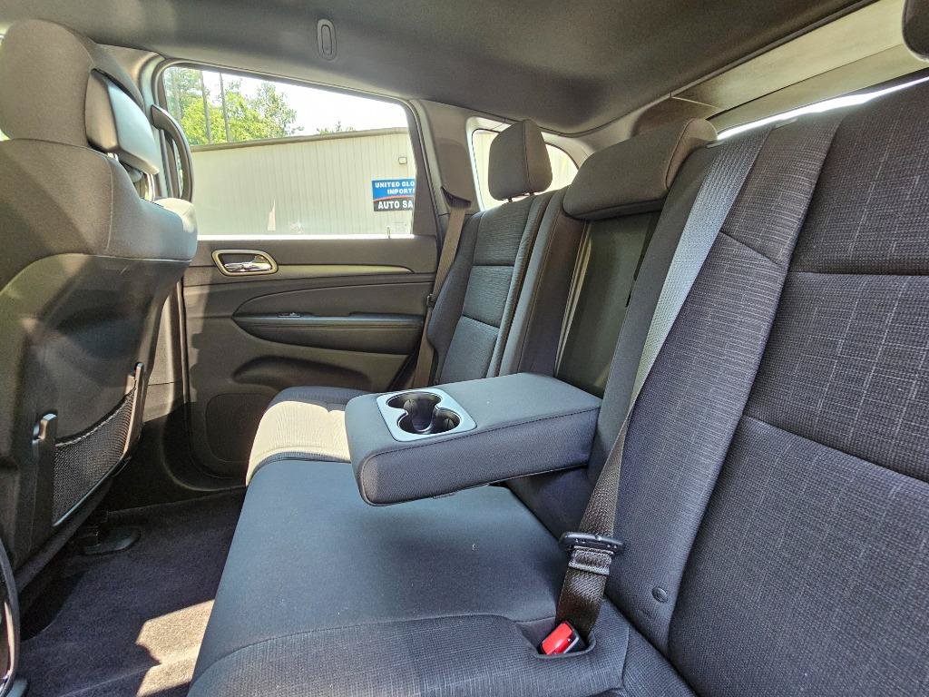 Used 2017 Jeep Grand Cherokee Laredo w/ Quick Order Package 2BE RWD image 31