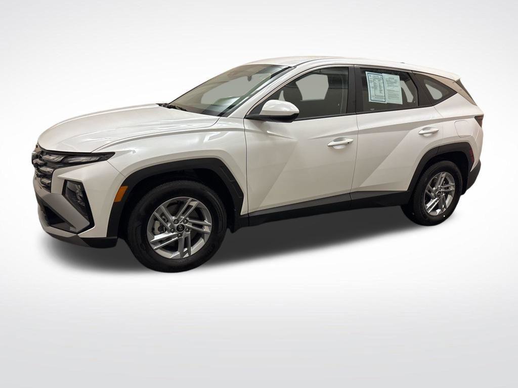 New 2025 Hyundai Tucson SE image 8