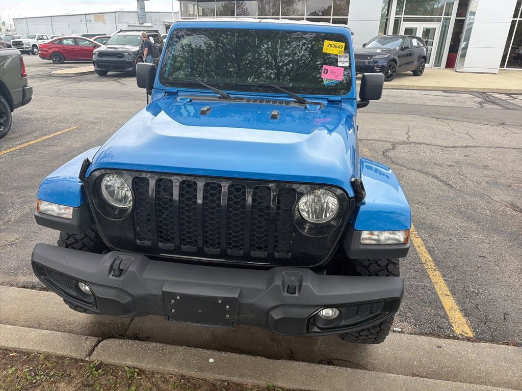 Used 2022 Jeep Gladiator Willys image 2